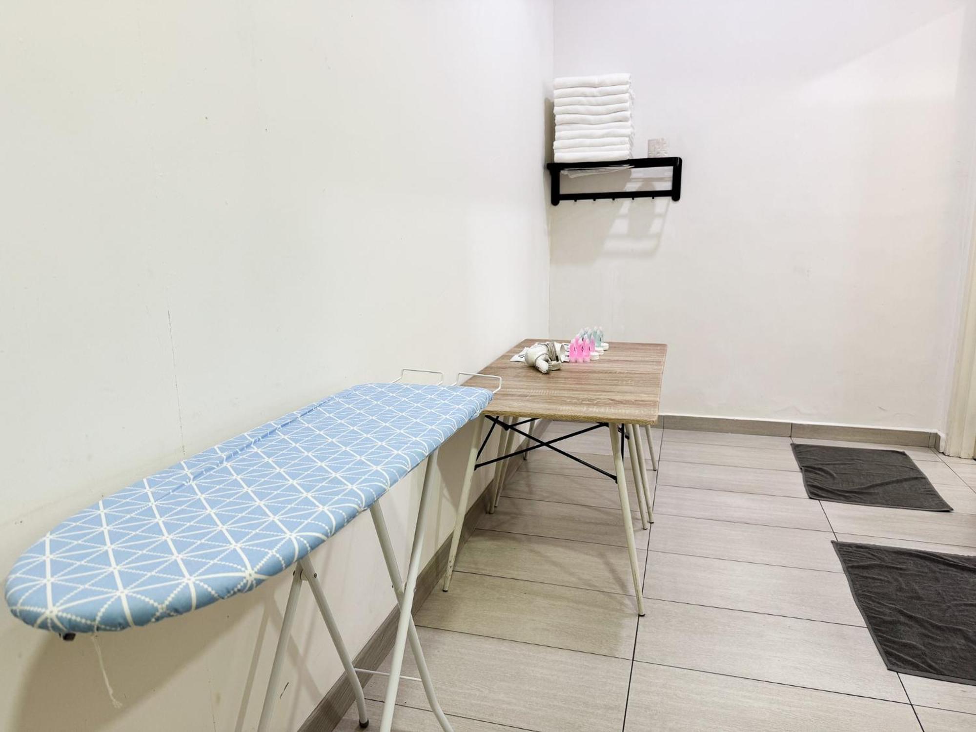 Inang Street - Cheng Business Park Apartment